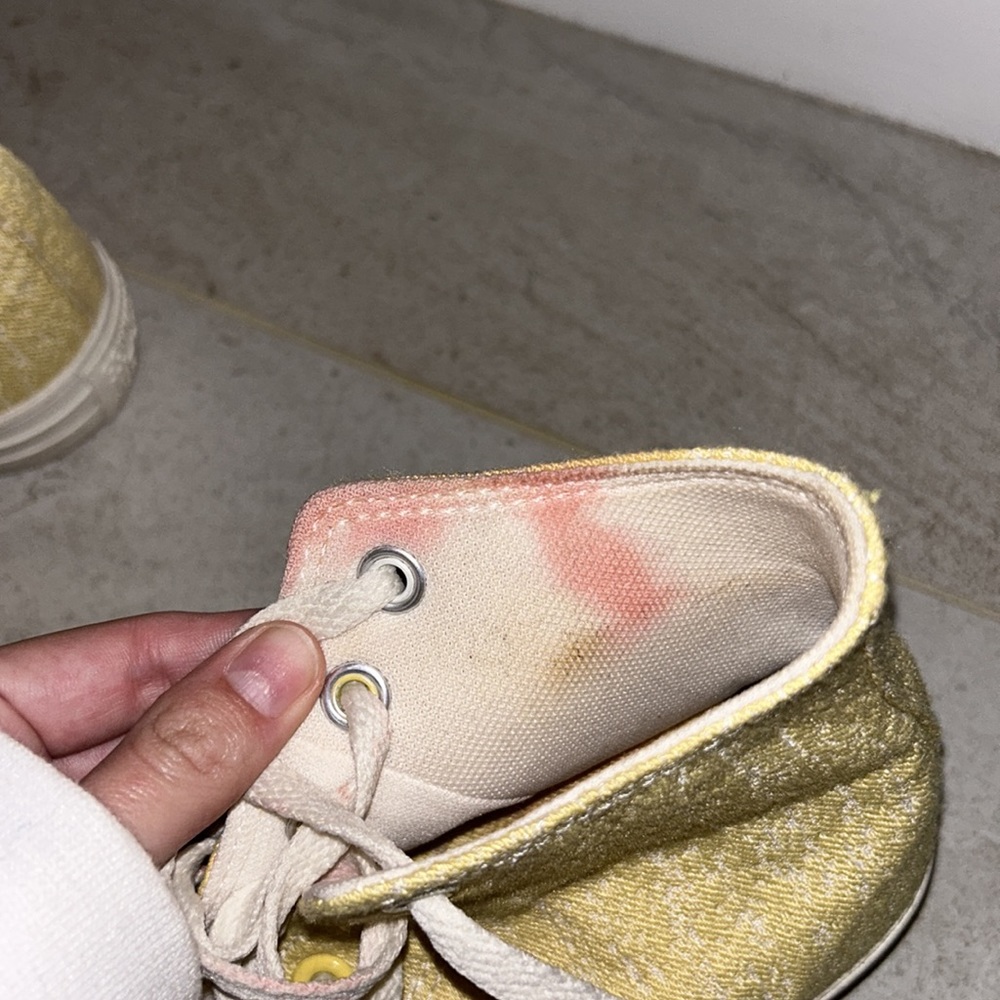 Yellow converse - Picture 4 of 6